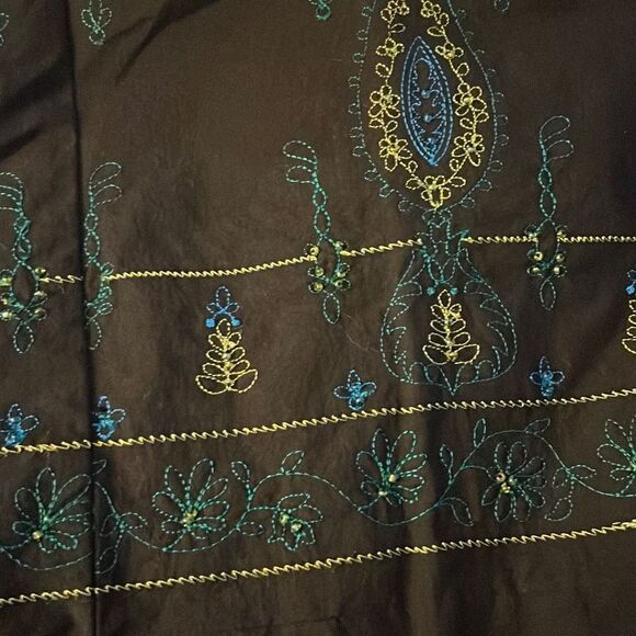 Worthington Petite Stretch Black Capri Pants w/ Embroidered Hem Size 6P - Picture 4 of 4